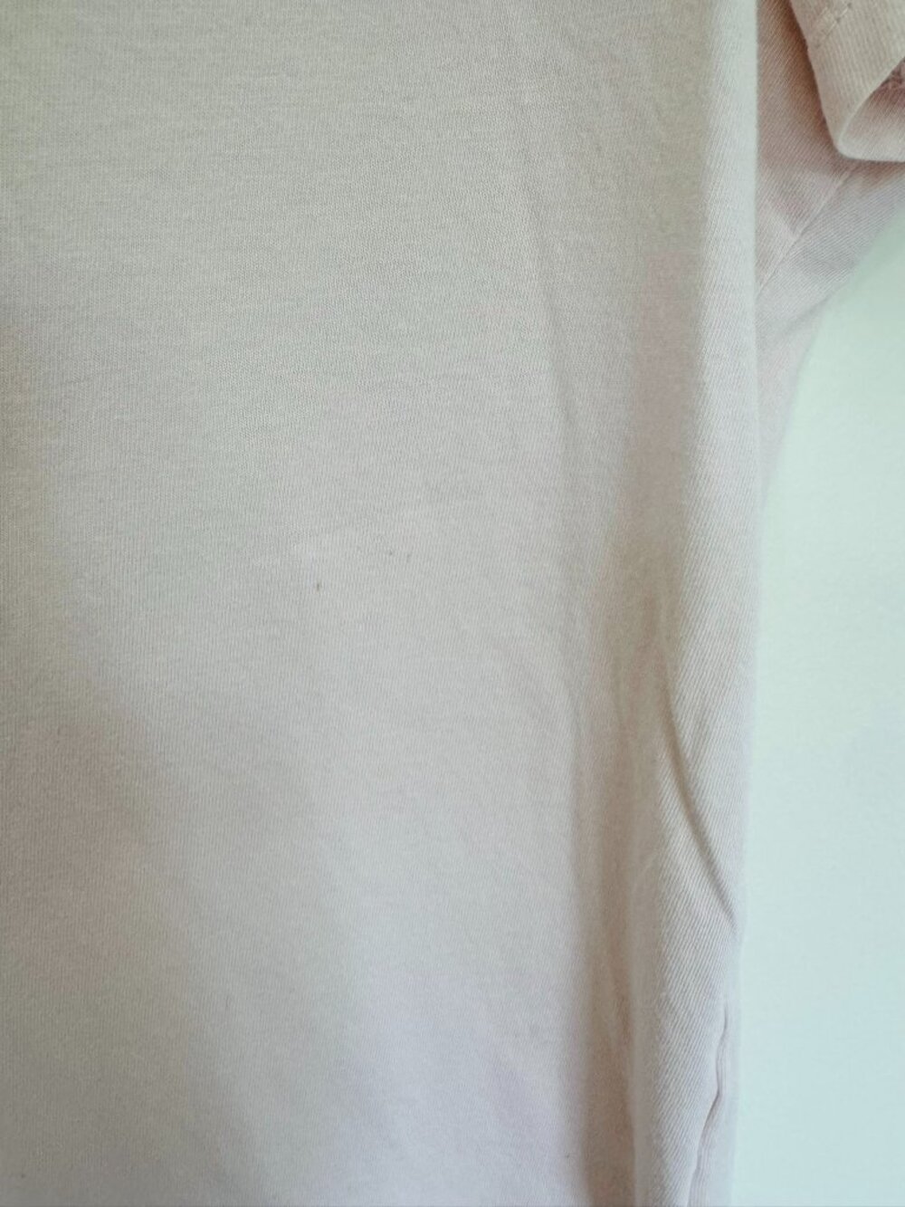 Levis Women's T-Shirt - Picture 3 of 5
